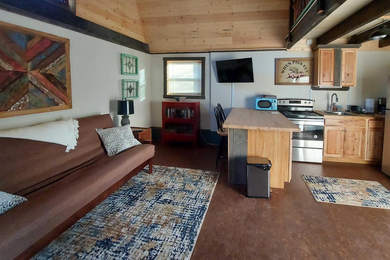 Rustic Hendersonville Farm Studio With Private Deck Dış mekan fotoğraf