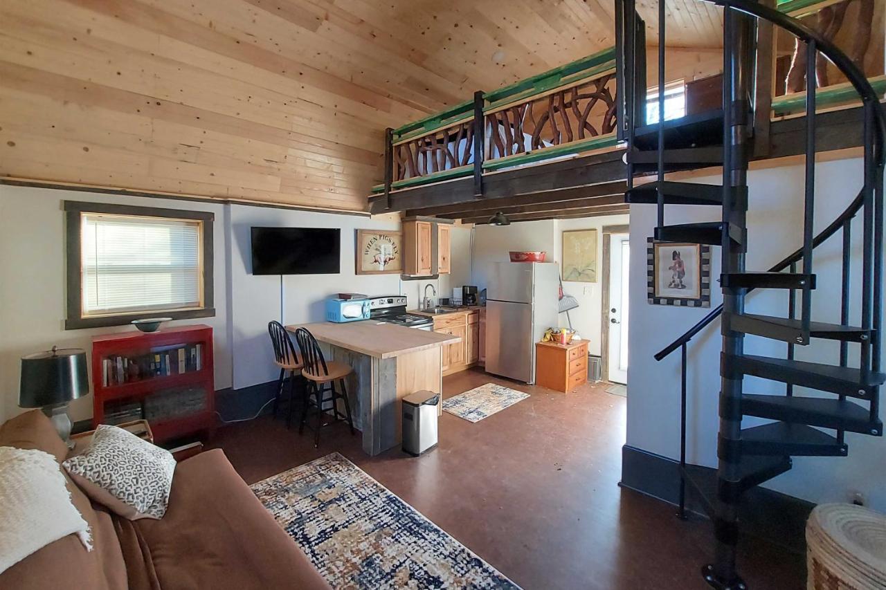 Rustic Hendersonville Farm Studio With Private Deck Dış mekan fotoğraf