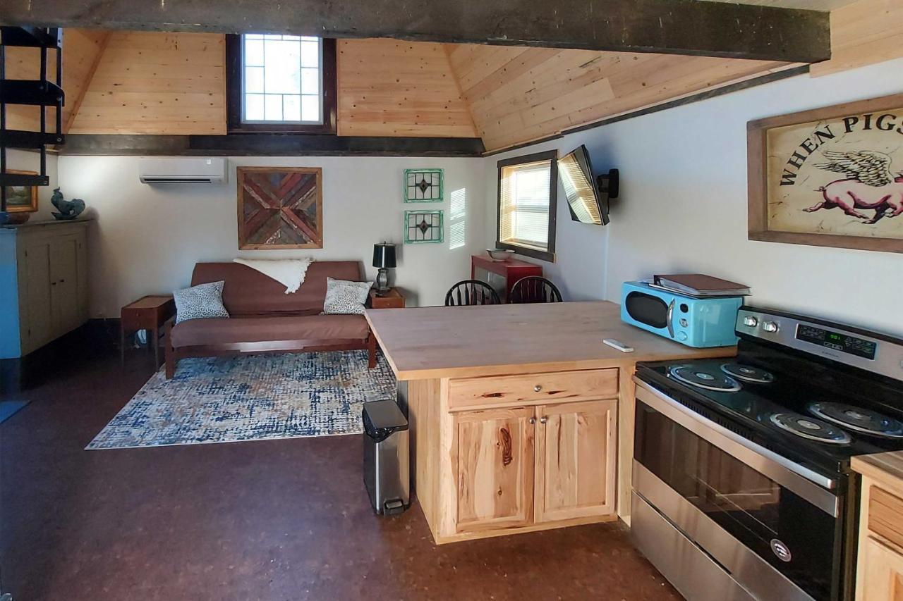 Rustic Hendersonville Farm Studio With Private Deck Dış mekan fotoğraf