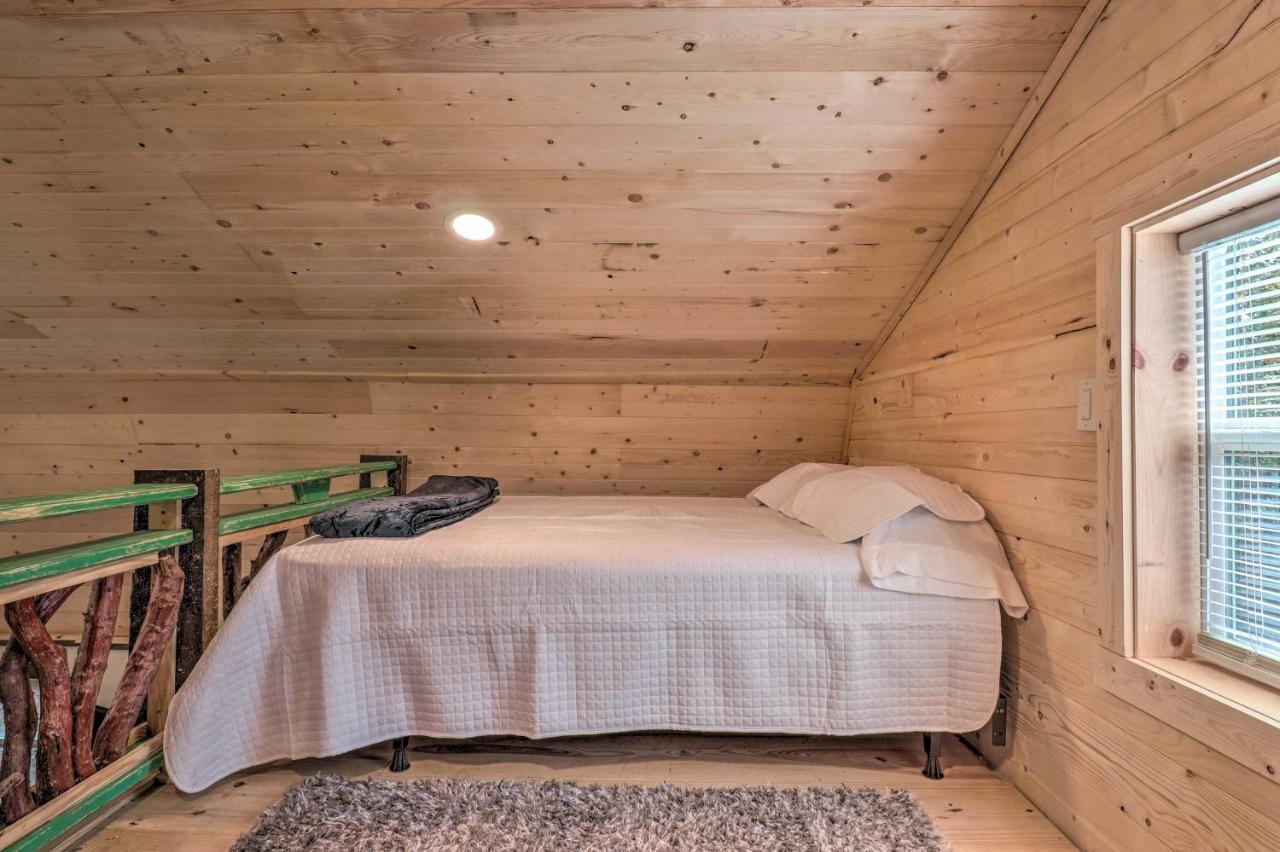 Rustic Hendersonville Farm Studio With Private Deck Dış mekan fotoğraf