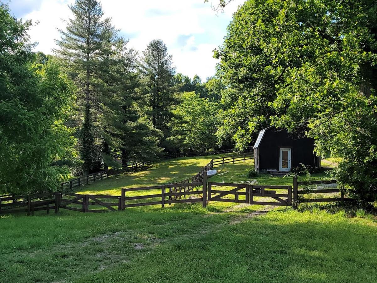 Rustic Hendersonville Farm Studio With Private Deck Dış mekan fotoğraf