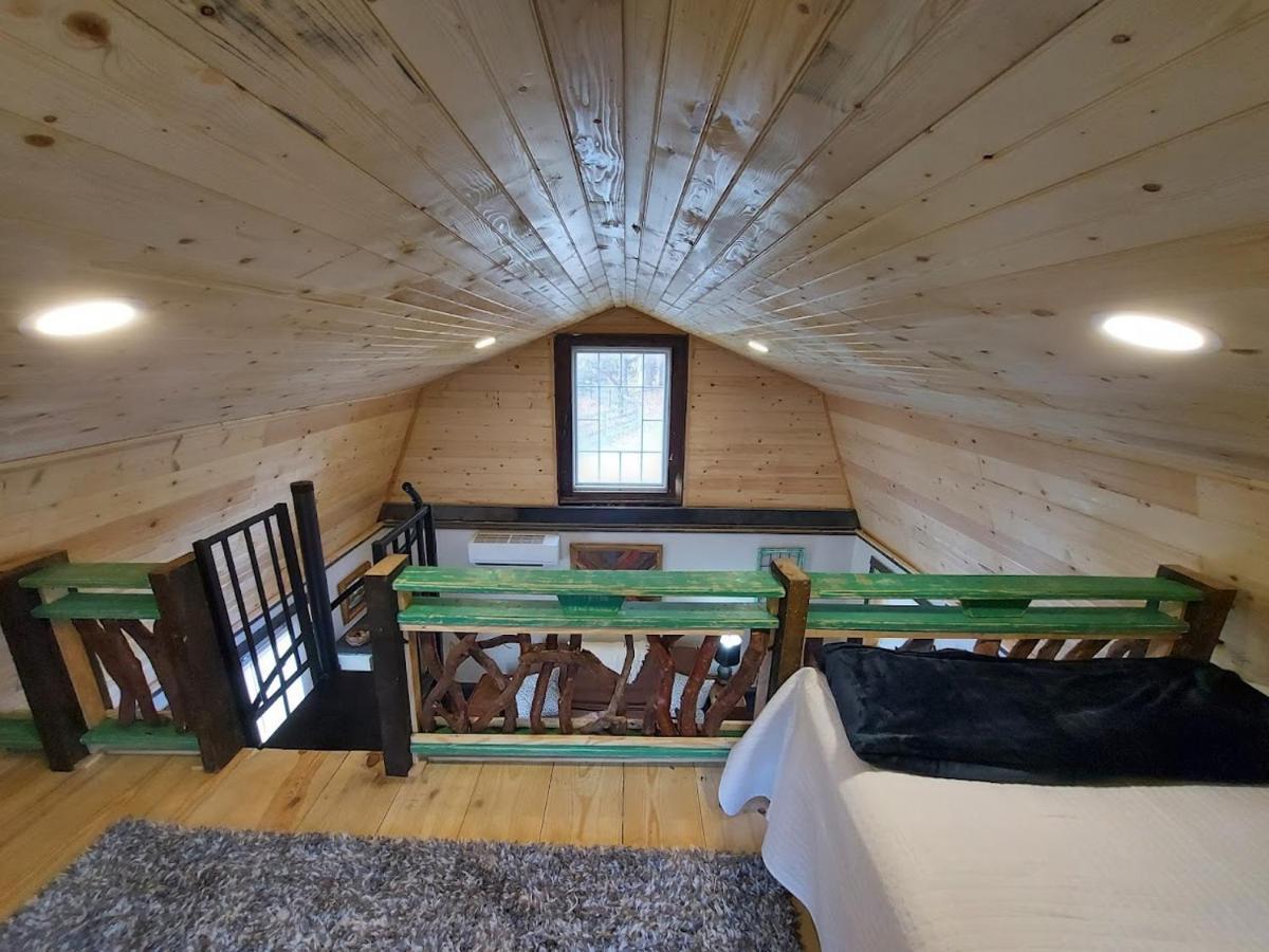 Rustic Hendersonville Farm Studio With Private Deck Dış mekan fotoğraf